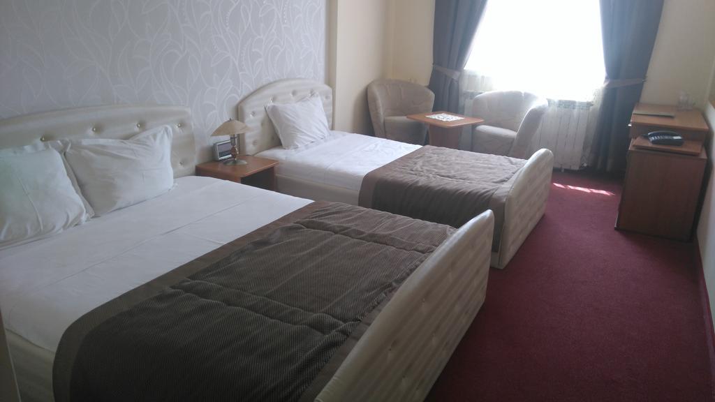 Zornica Hotel Kazanlŭk Eksteriør bilde